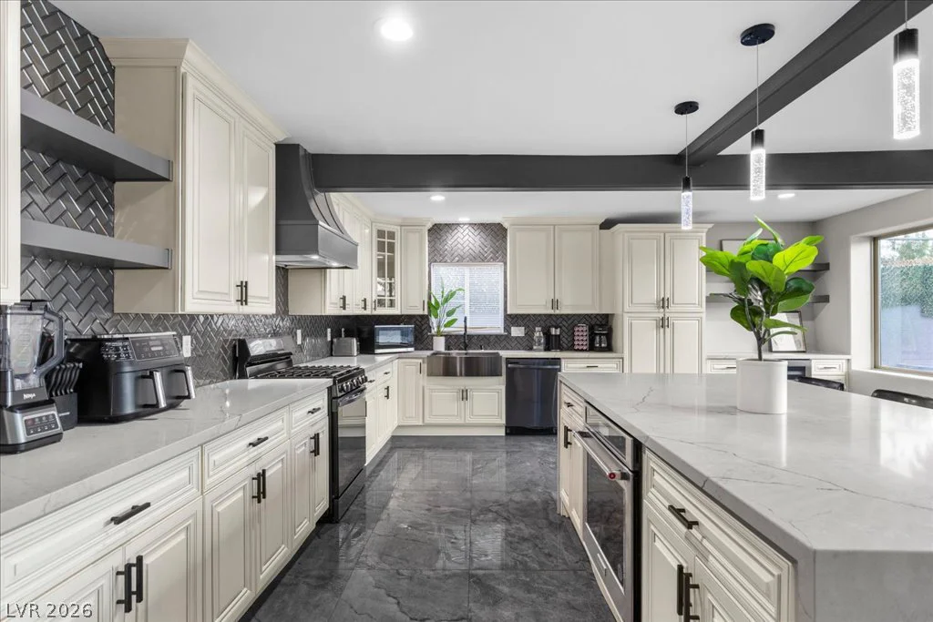 7061 Valley View, Las Vegas, NV 89118