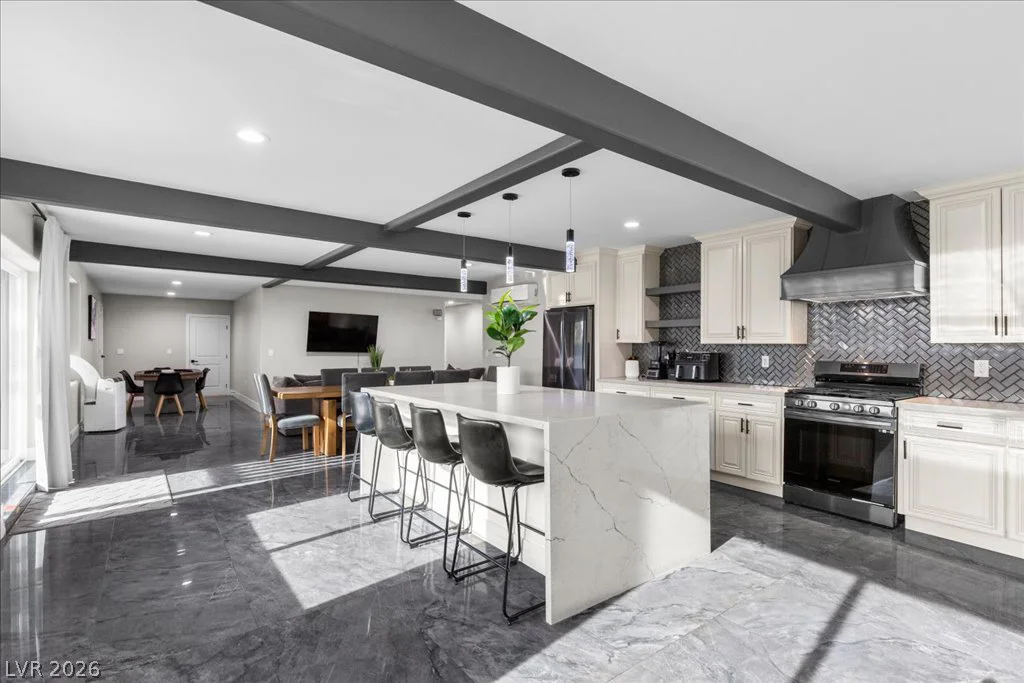 7061 Valley View, Las Vegas, NV 89118