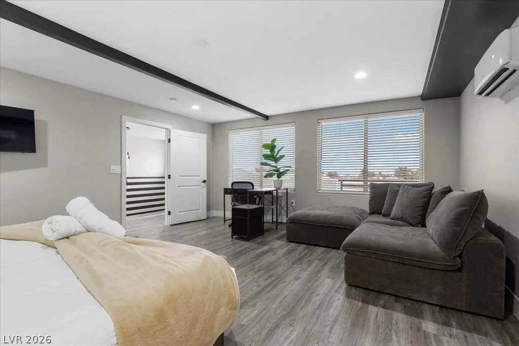 7061 Valley View, Las Vegas, NV 89118