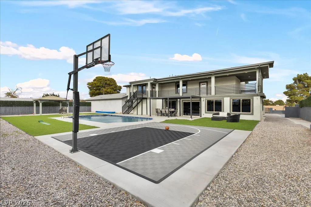 7061 Valley View, Las Vegas, NV 89118