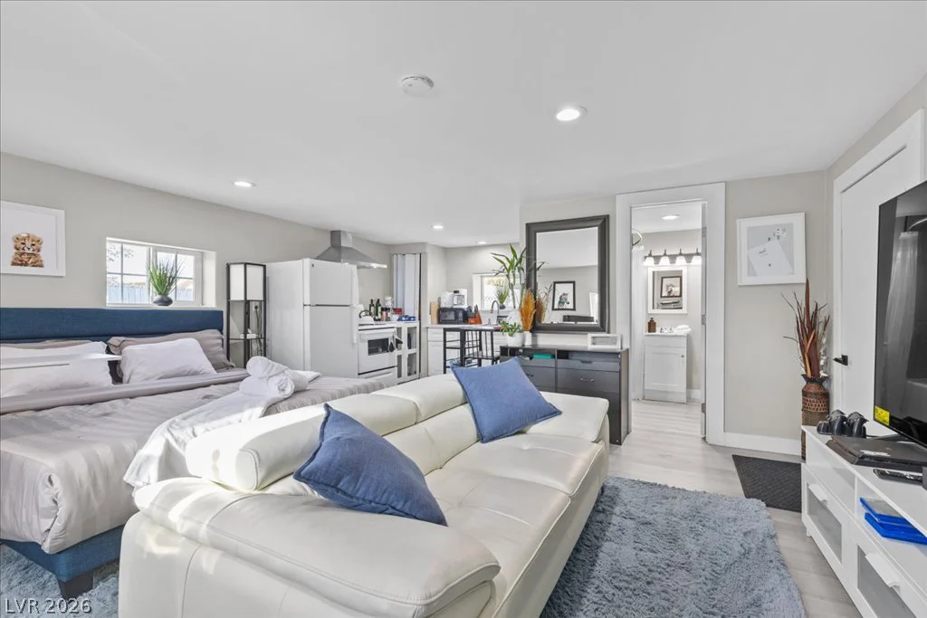 7061 Valley View, Las Vegas, NV 89118