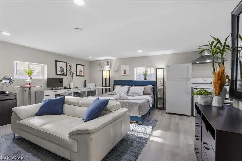 7061 Valley View, Las Vegas, NV 89118