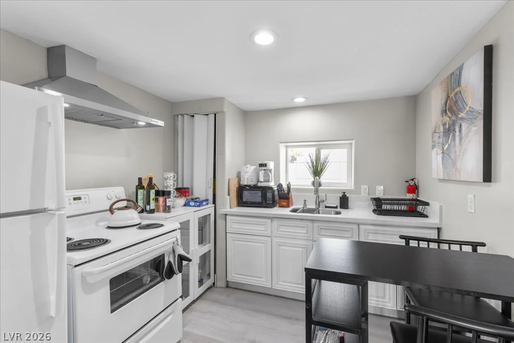 7061 Valley View, Las Vegas, NV 89118