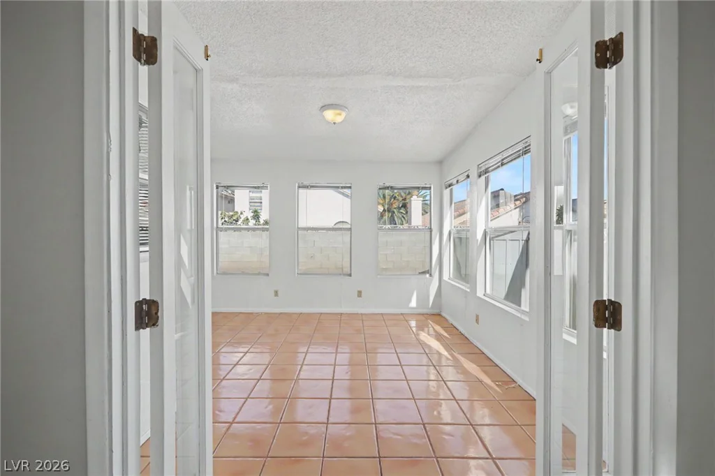 1950 Turtlerock, Las Vegas, NV 89142