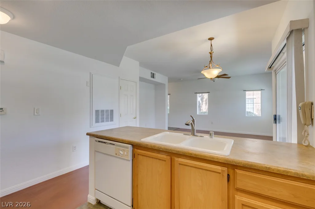 3822 Ormond Beach, Las Vegas, NV 89129