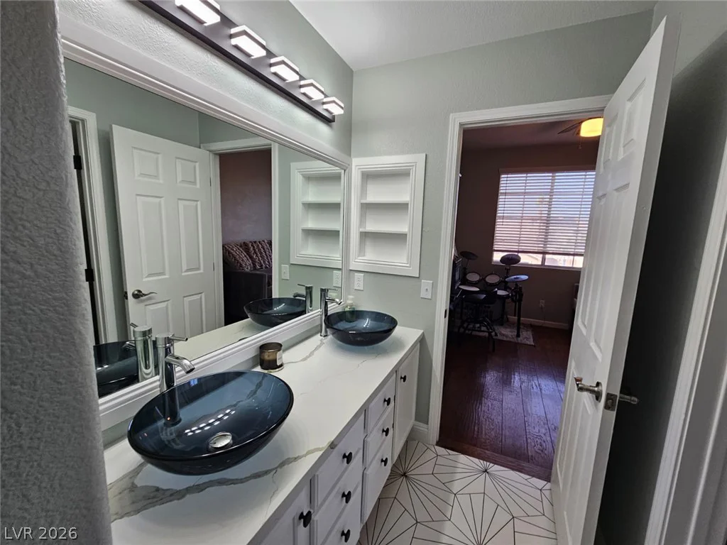 5991 Osprey Point, Las Vegas, NV 89156