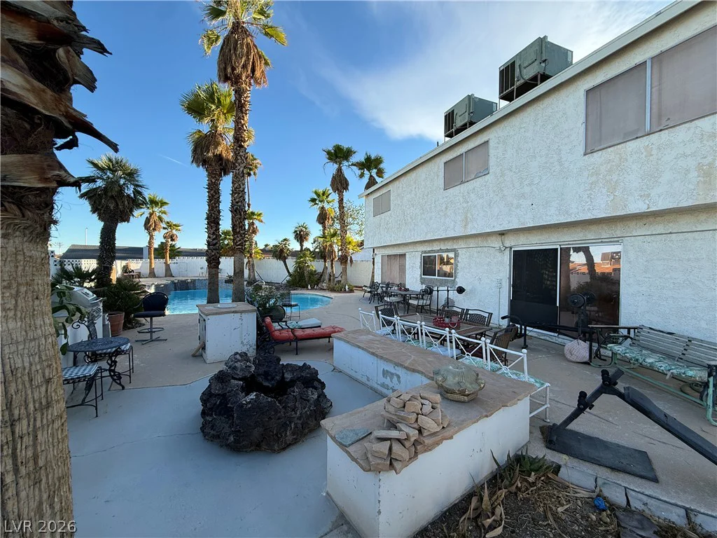 405 Holcomb, Las Vegas, NV 89107