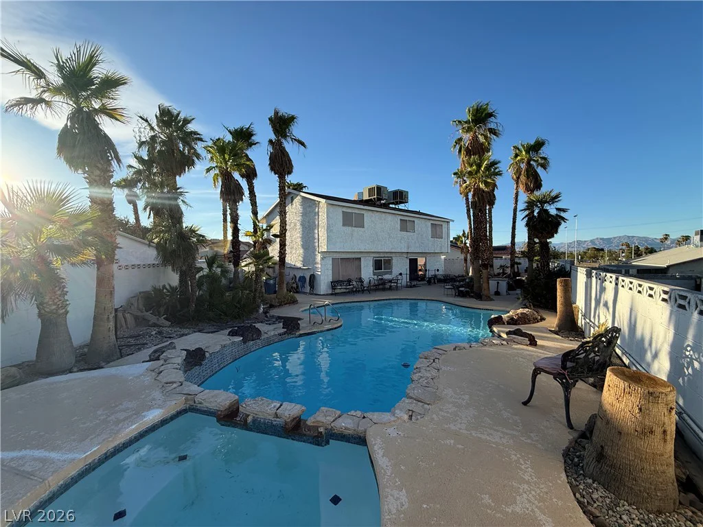 405 Holcomb, Las Vegas, NV 89107