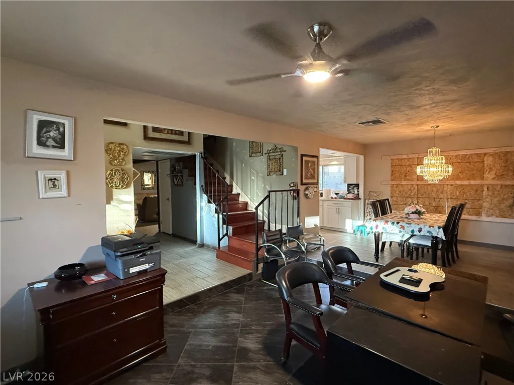 405 Holcomb, Las Vegas, NV 89107