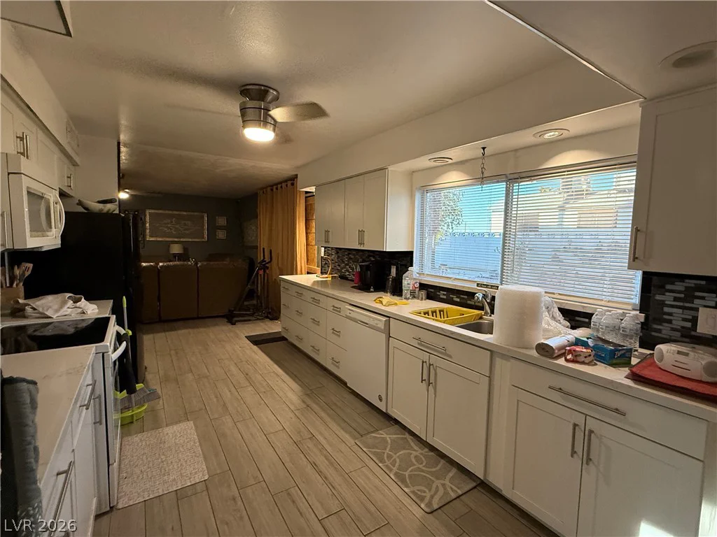 405 Holcomb, Las Vegas, NV 89107