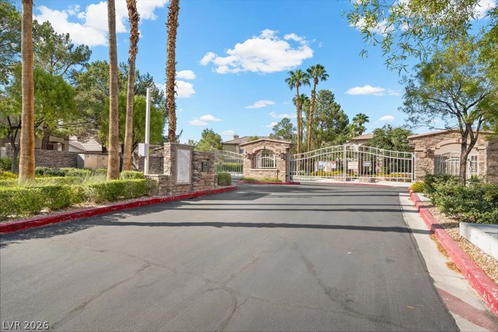 1617 Queen Victoria, Las Vegas, NV 89144