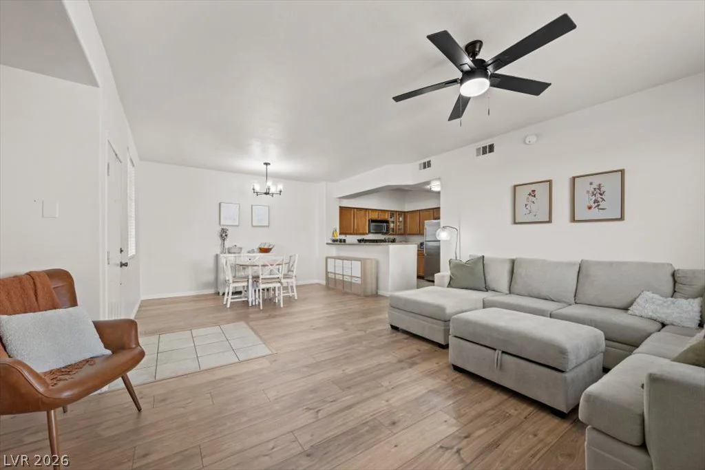 1617 Queen Victoria, Las Vegas, NV 89144
