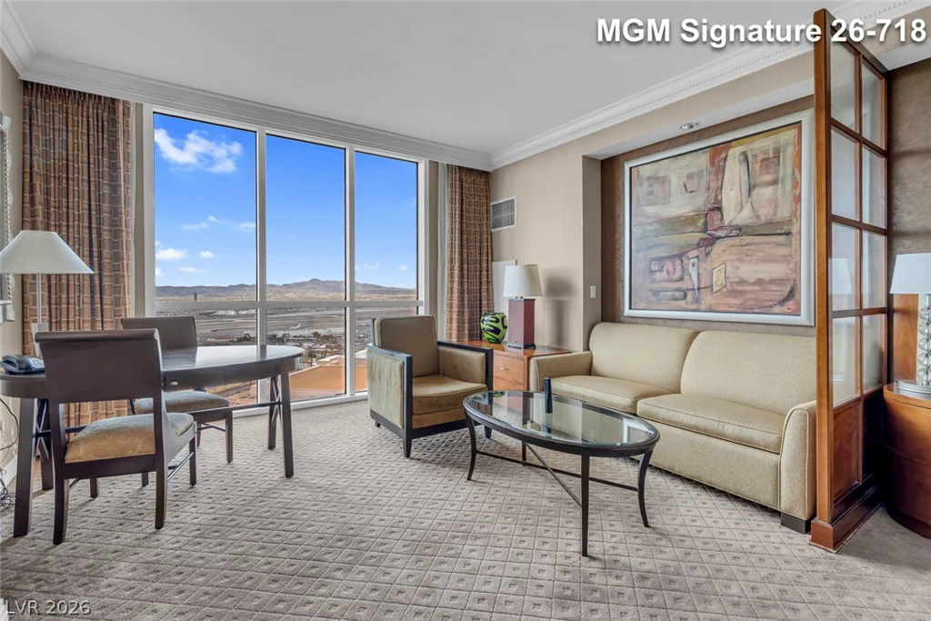 135 Harmon, Las Vegas, NV 89109