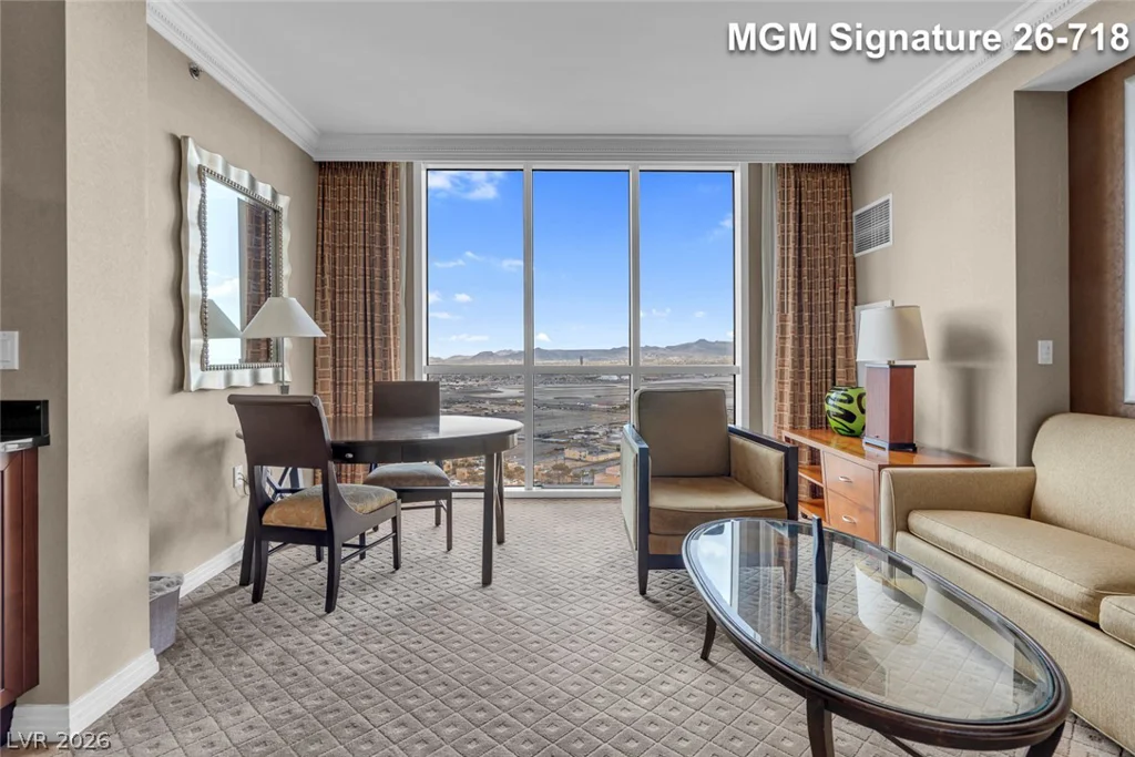135 Harmon, Las Vegas, NV 89109