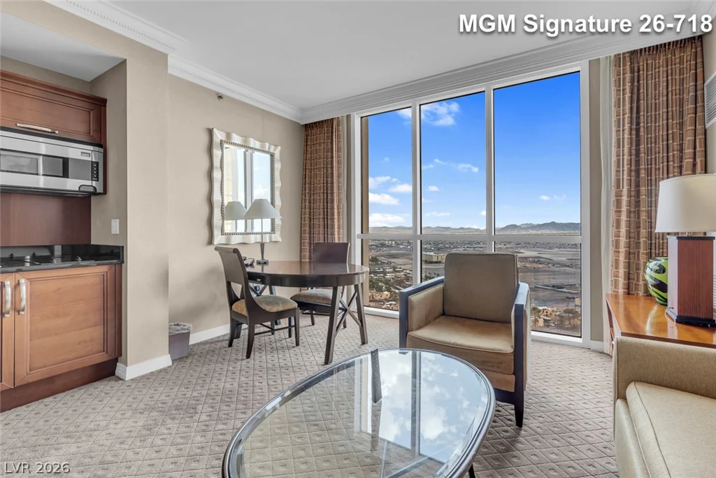 135 Harmon, Las Vegas, NV 89109