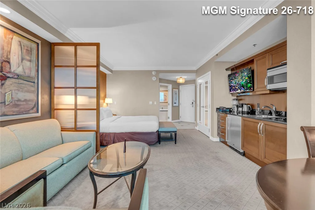 135 Harmon, Las Vegas, NV 89109