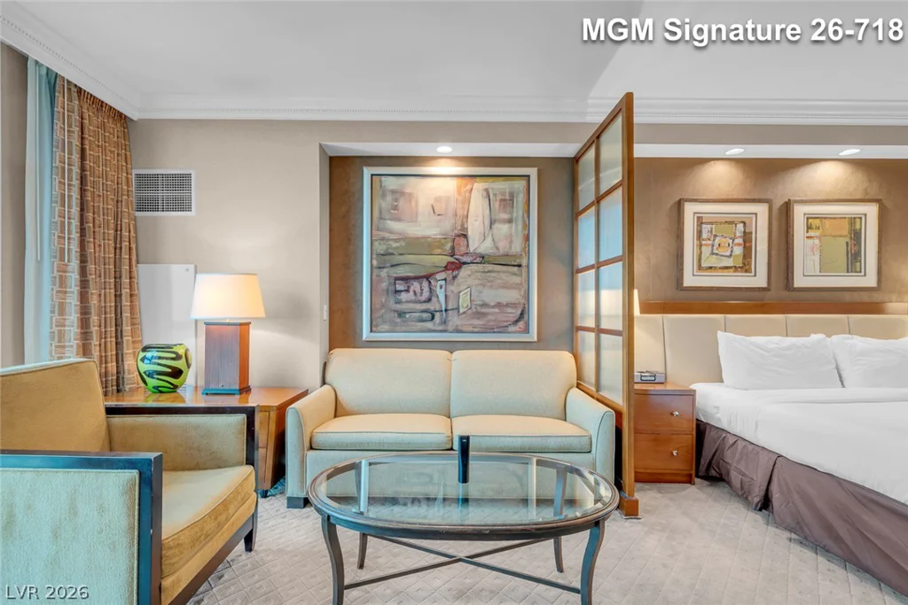 135 Harmon, Las Vegas, NV 89109