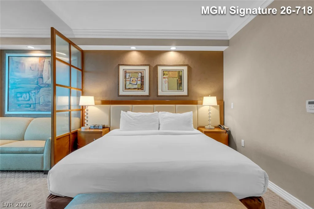 135 Harmon, Las Vegas, NV 89109