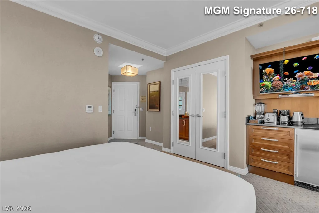 135 Harmon, Las Vegas, NV 89109