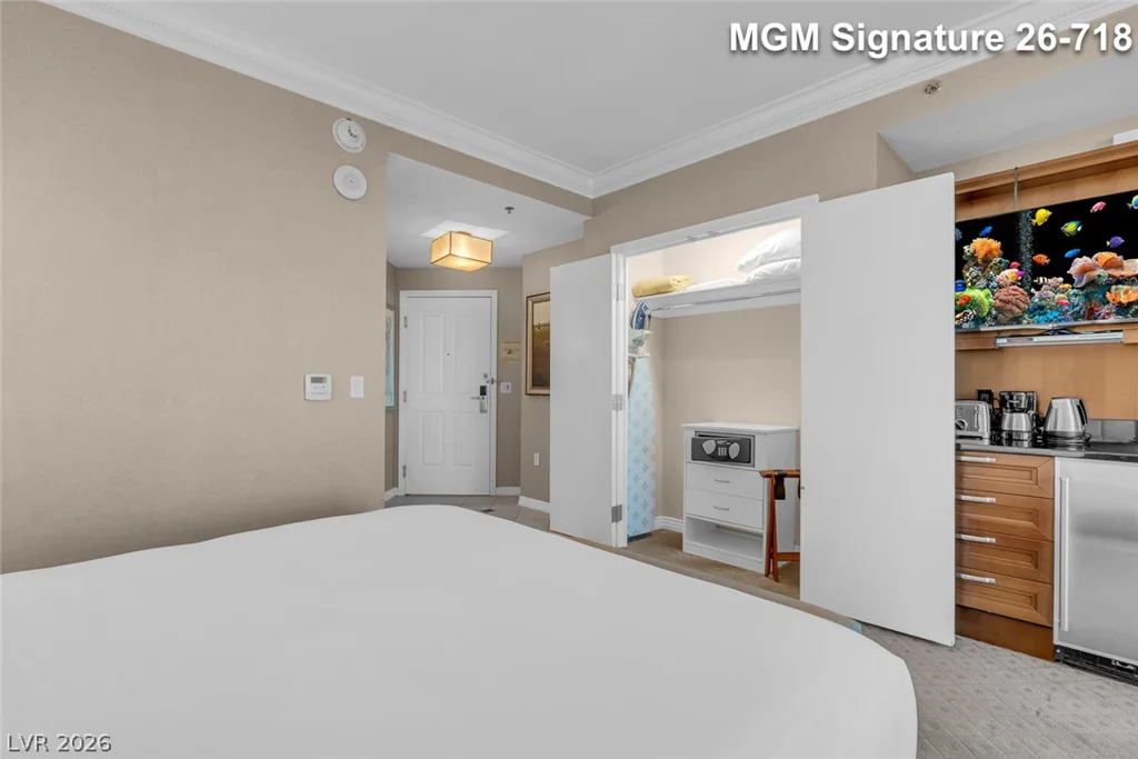 135 Harmon, Las Vegas, NV 89109
