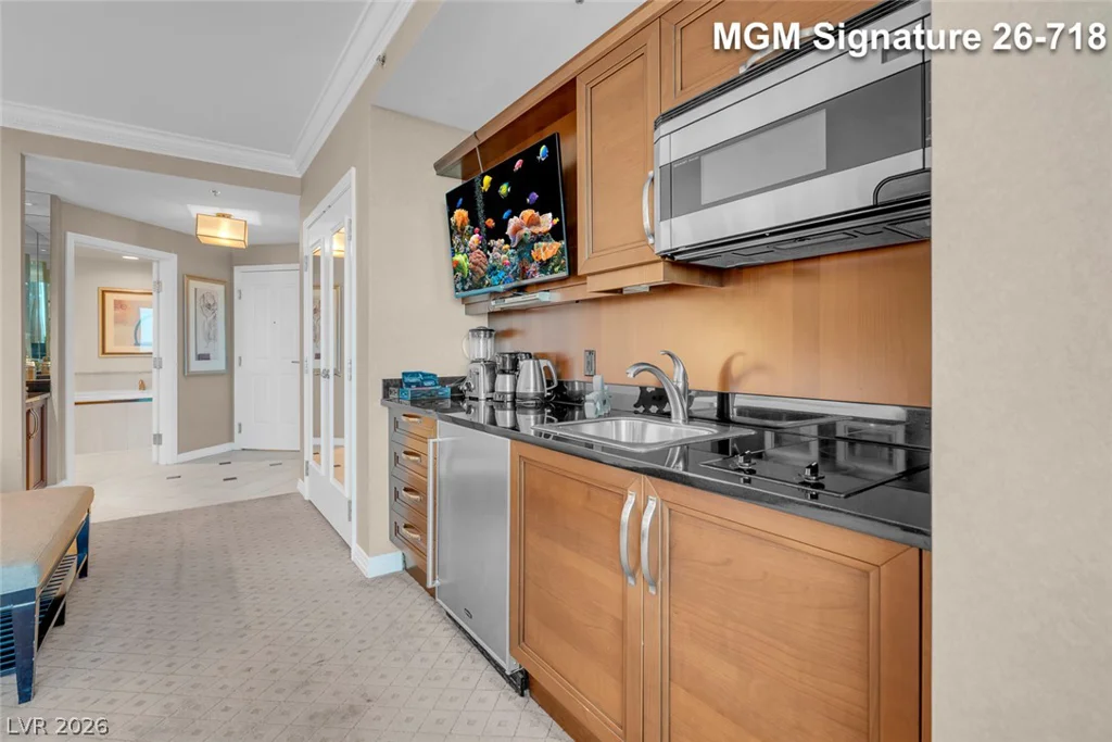 135 Harmon, Las Vegas, NV 89109