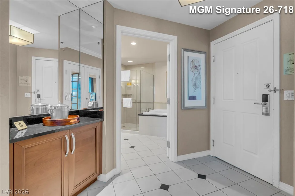 135 Harmon, Las Vegas, NV 89109
