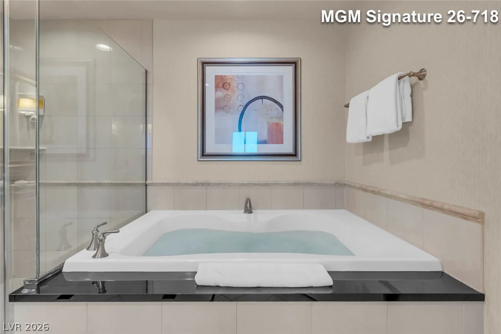 135 Harmon, Las Vegas, NV 89109