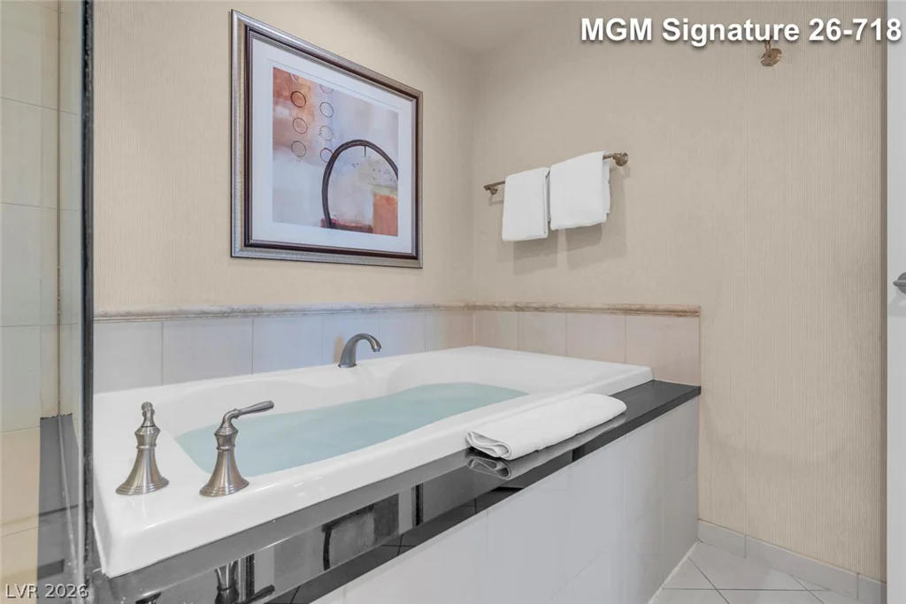 135 Harmon, Las Vegas, NV 89109