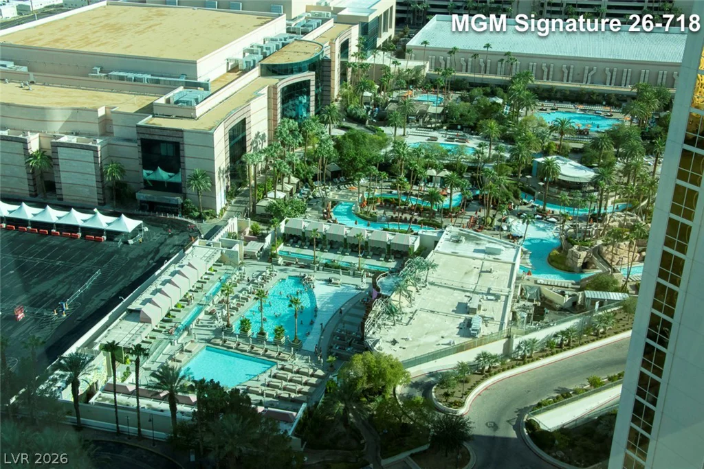 135 Harmon, Las Vegas, NV 89109