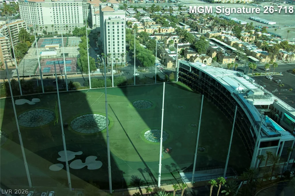 135 Harmon, Las Vegas, NV 89109