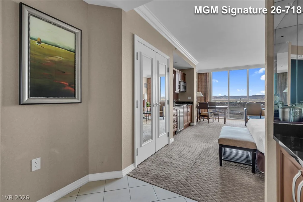 135 Harmon, Las Vegas, NV 89109