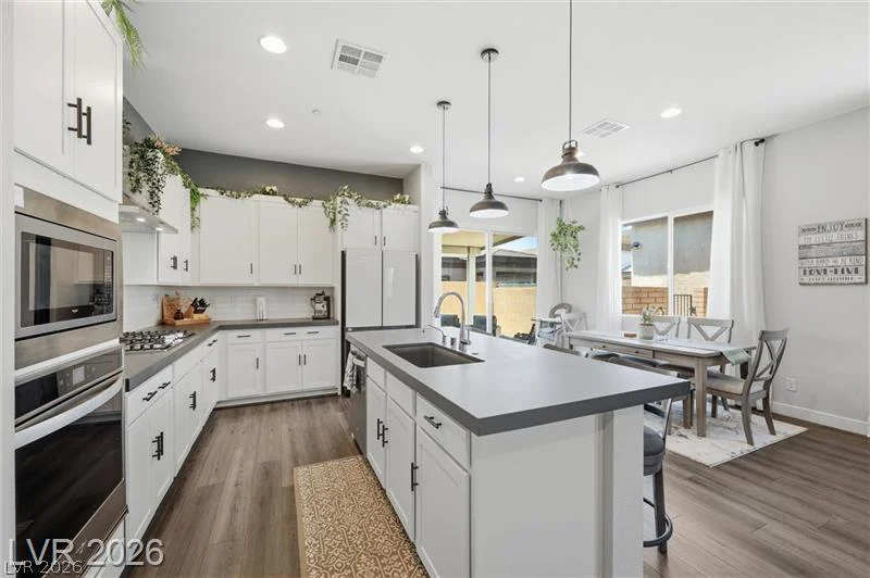 835 Silverton Springs, Henderson, NV 89011