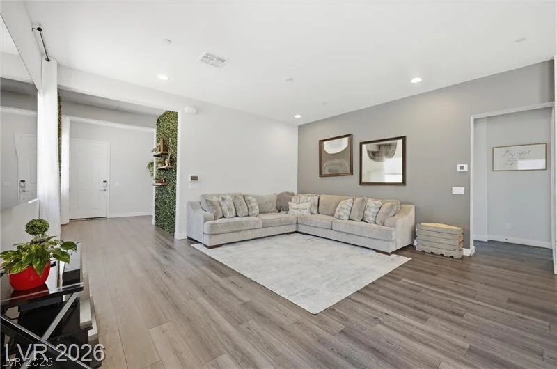 835 Silverton Springs, Henderson, NV 89011