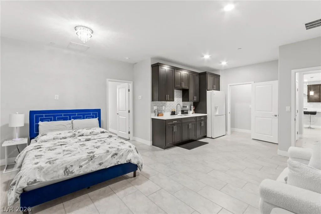7847 Skyler Falls, North Las Vegas, NV 89084