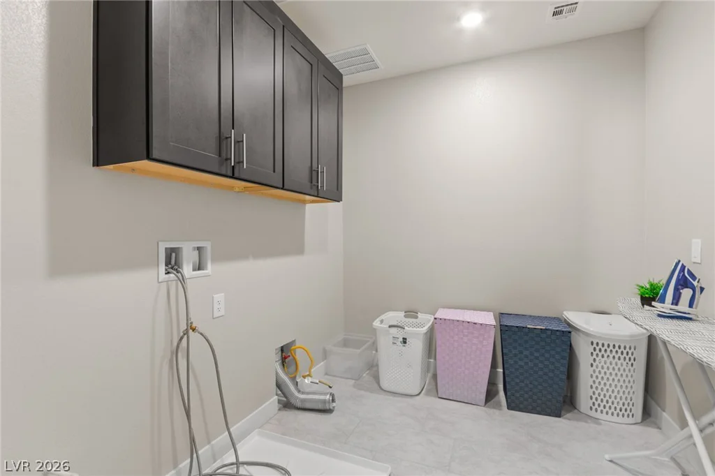 7847 Skyler Falls, North Las Vegas, NV 89084