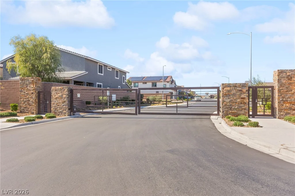 7847 Skyler Falls, North Las Vegas, NV 89084
