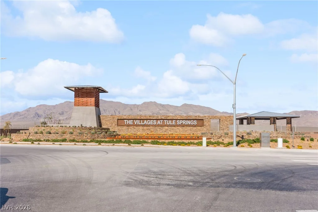 7847 Skyler Falls, North Las Vegas, NV 89084