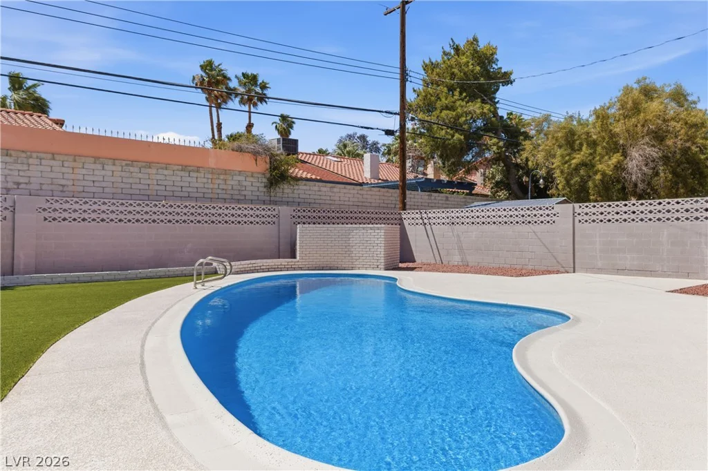 2000 Westlund, Las Vegas, NV 89102