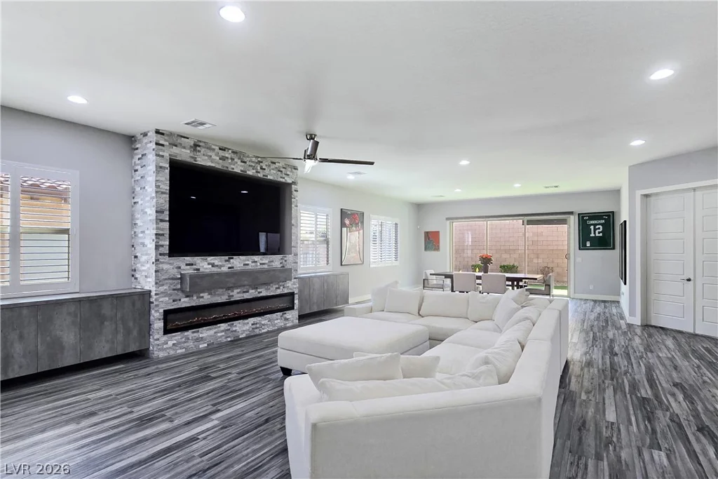 351 Dandelion Brook, Las Vegas, NV 89148
