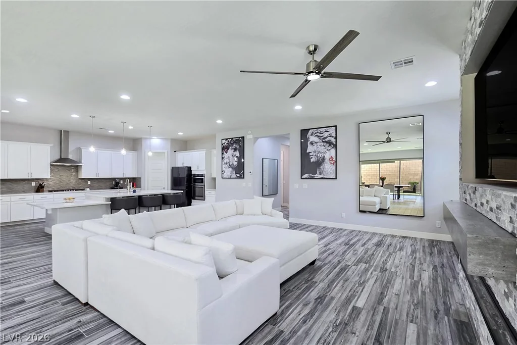 351 Dandelion Brook, Las Vegas, NV 89148