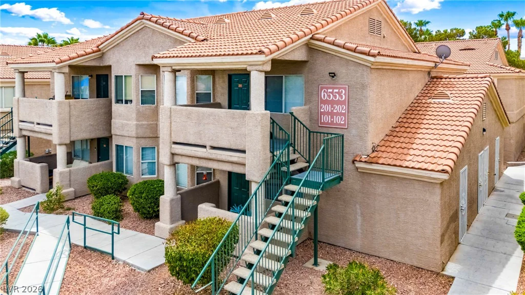 6553 McRae, Las Vegas, NV 89108