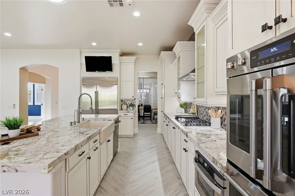 10820 Woodstream, Las Vegas, NV 89135