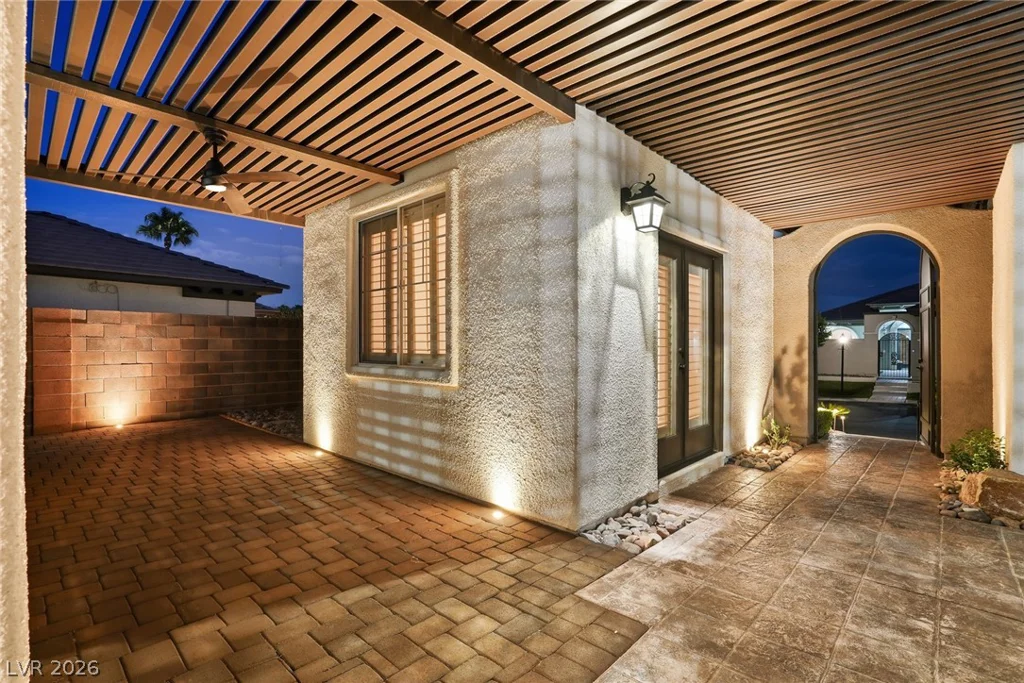 10820 Woodstream, Las Vegas, NV 89135