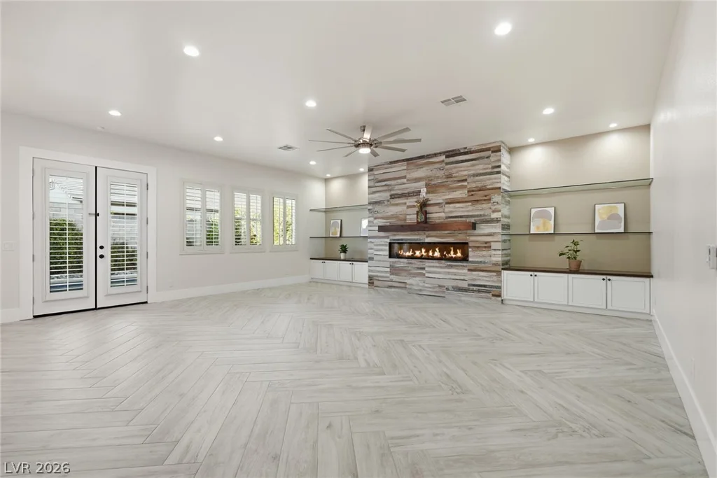 10820 Woodstream, Las Vegas, NV 89135