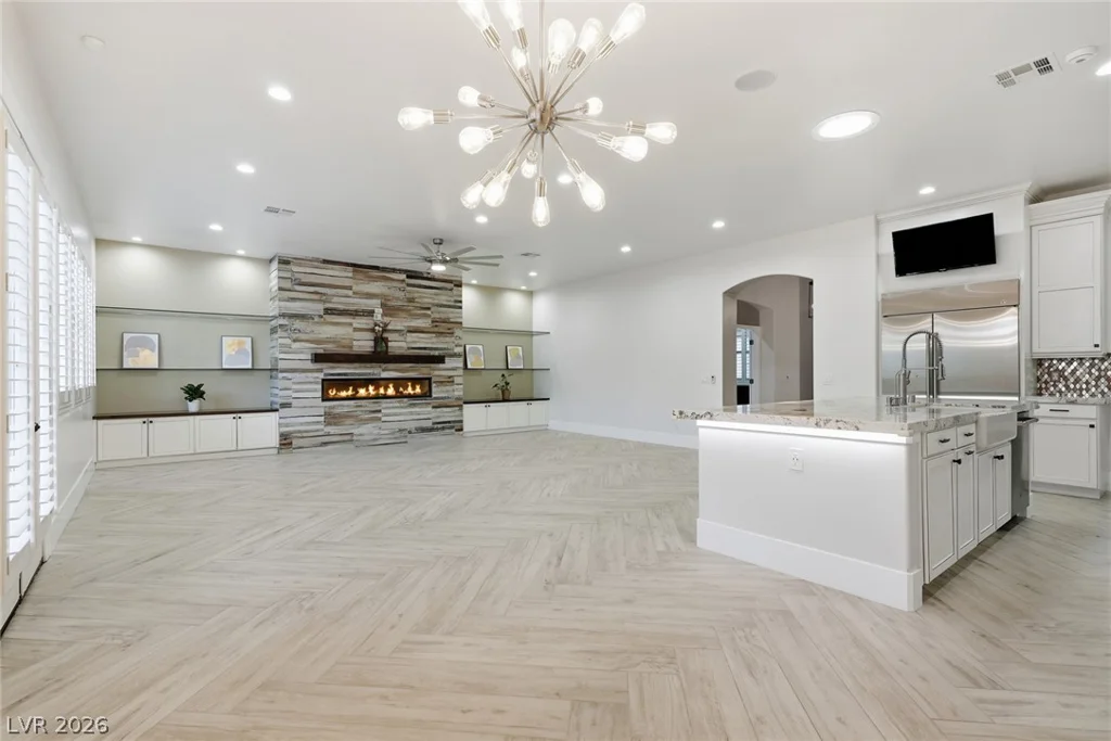 10820 Woodstream, Las Vegas, NV 89135