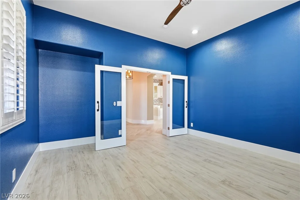 10820 Woodstream, Las Vegas, NV 89135