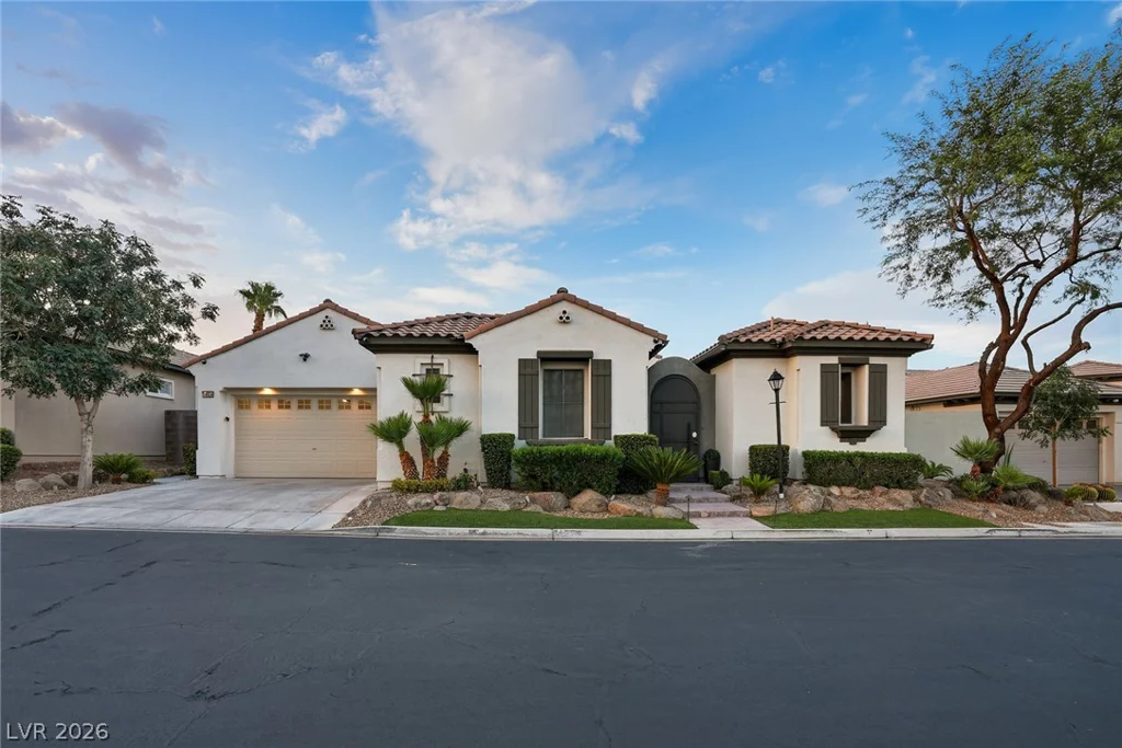 10820 Woodstream, Las Vegas, NV 89135