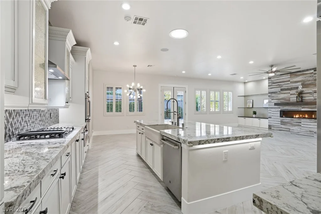 10820 Woodstream, Las Vegas, NV 89135