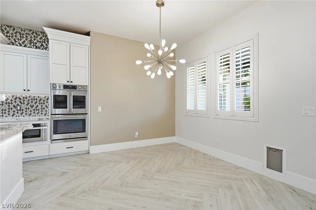 10820 Woodstream, Las Vegas, NV 89135