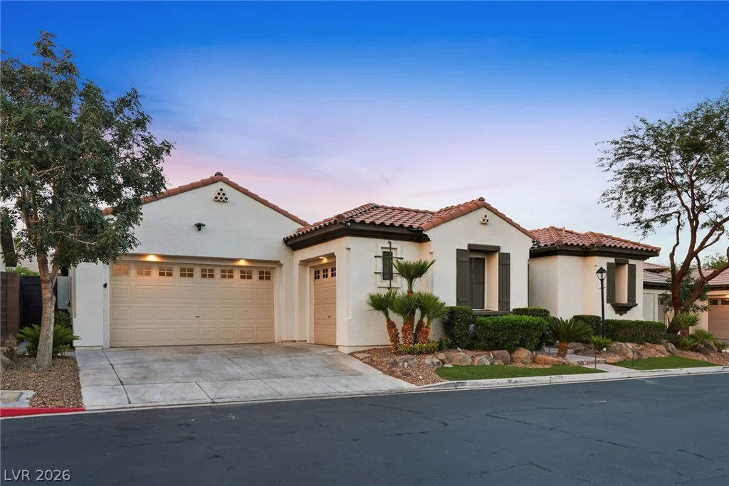 10820 Woodstream, Las Vegas, NV 89135